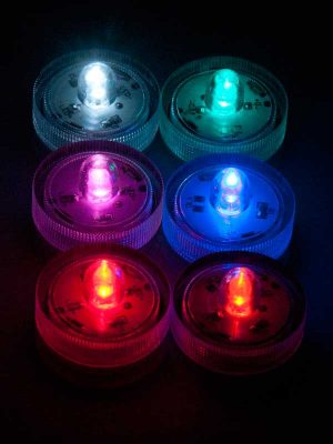 LED onderwaterlichtjes, van linksboven naar rechtsonder: wit, turquoise, roze, blauw, oranje, rood.