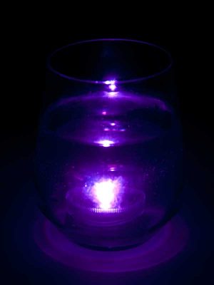 onderwater led paars in glas