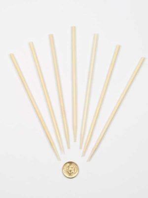 bamboe stokken 18cm vergeleken met 50ct munt